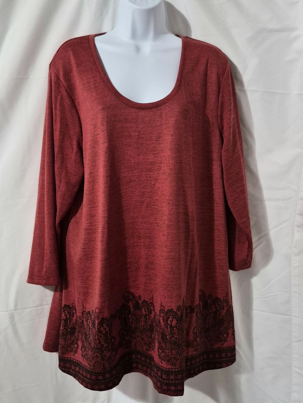 Clover & Pine Red Scoop Neck Tunic Top with Black Border Print Hem EUC